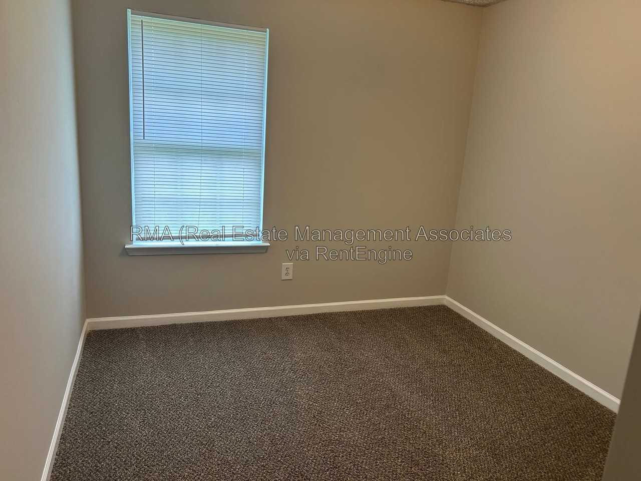 1768 Carrington Dr - Photo 5 of 9