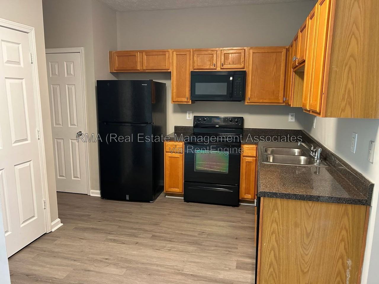 1768 Carrington Dr - Photo 7 of 9
