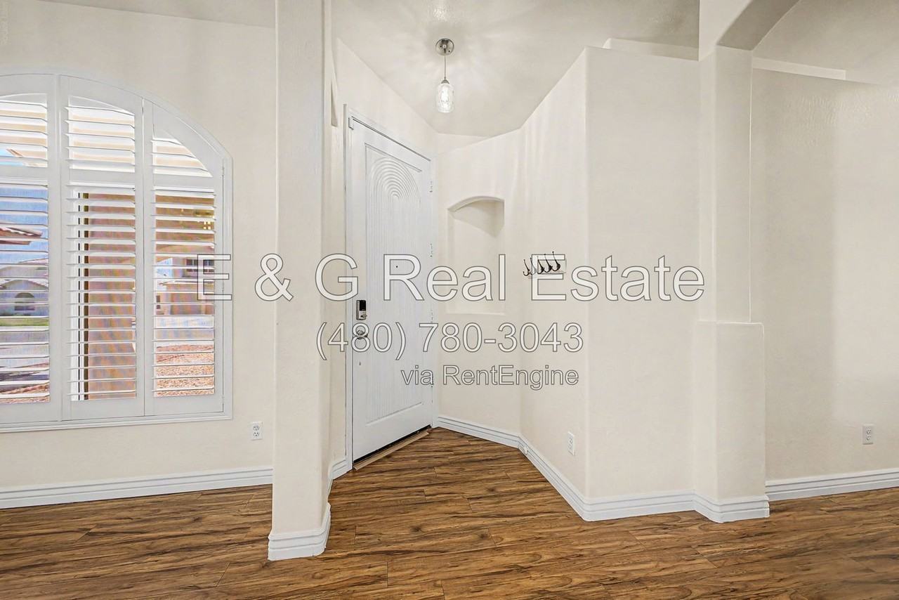 678 W Fremont Dr - Photo 4 of 35