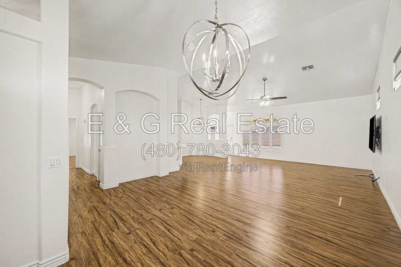 678 W Fremont Dr - Photo 6 of 35