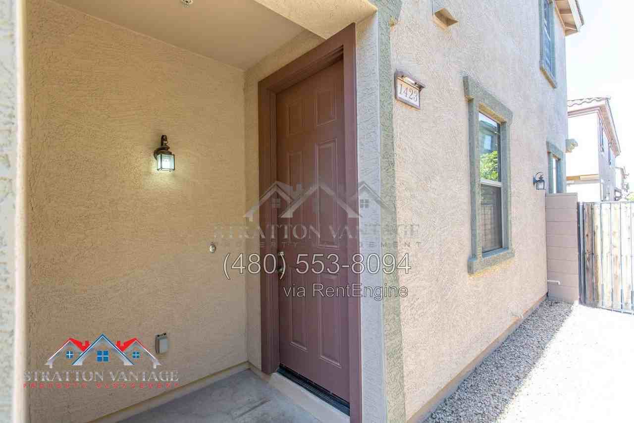1423 N 81st Ave - Photo 5 of 40