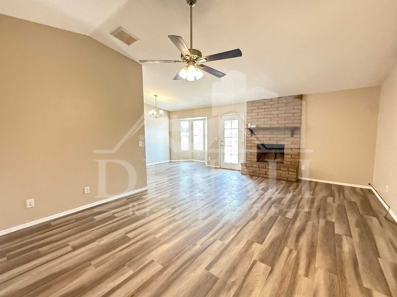 10921 W Sells Dr - Photo 3 of 21
