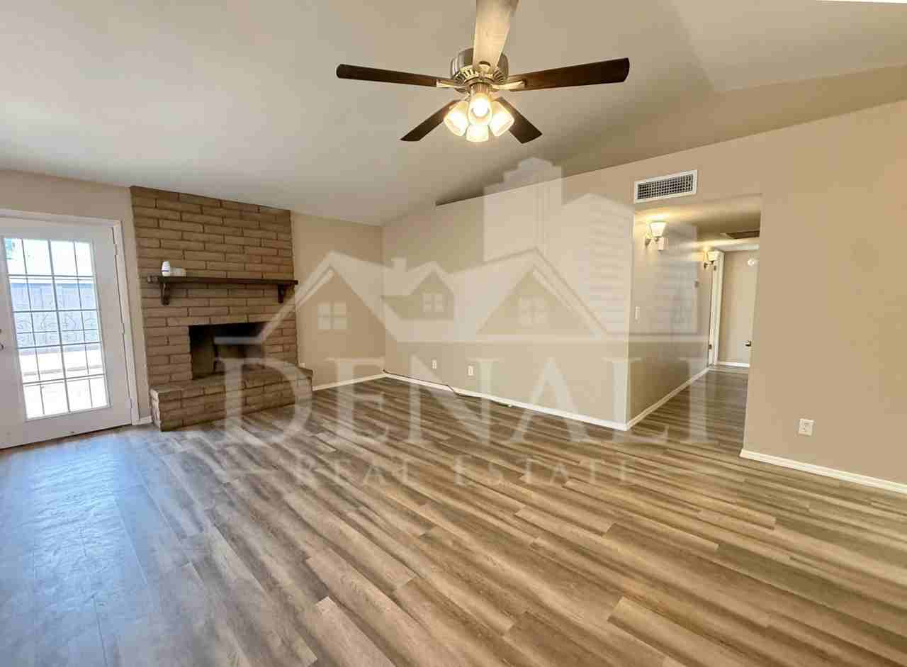 10921 W Sells Dr - Photo 4 of 21