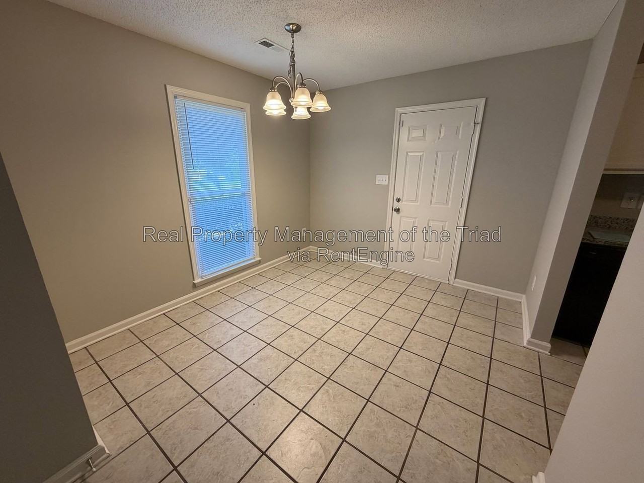 6907 Cedar Bend Ct - Photo 4 of 11