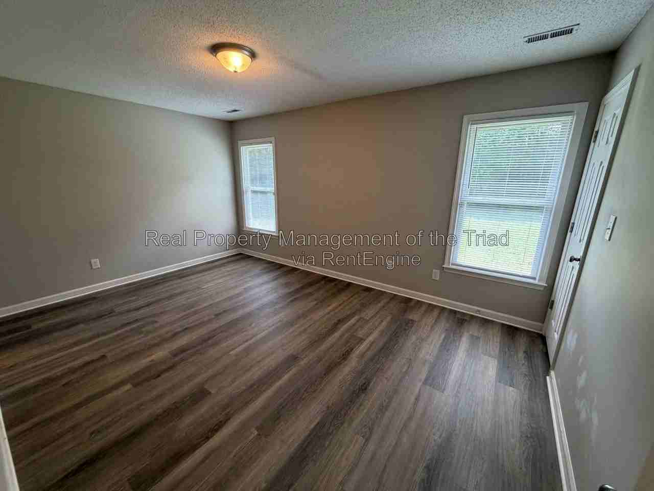 6907 Cedar Bend Ct - Photo 5 of 11