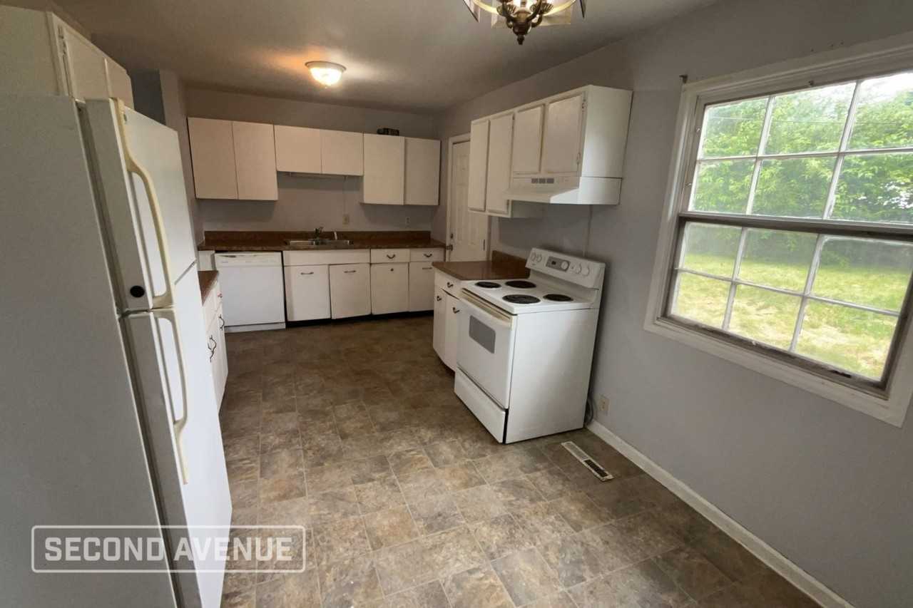 610 N Bradner Ave - Photo 6 of 18