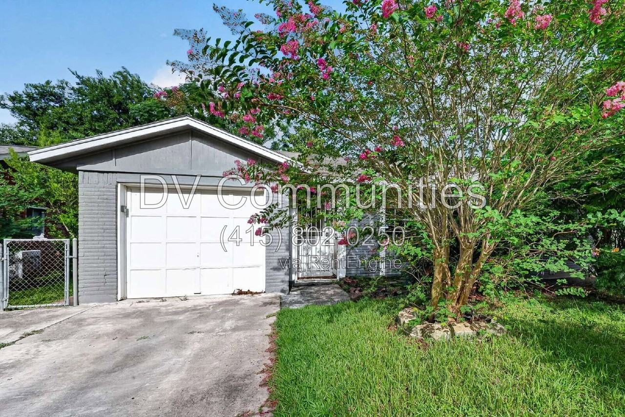 12919 S Coast Dr - Photo 3 of 41