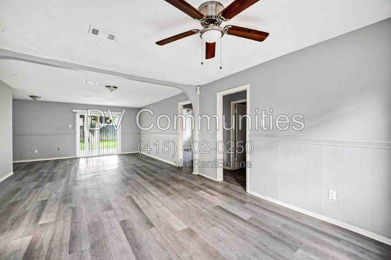 12919 S Coast Dr - Photo 7 of 41
