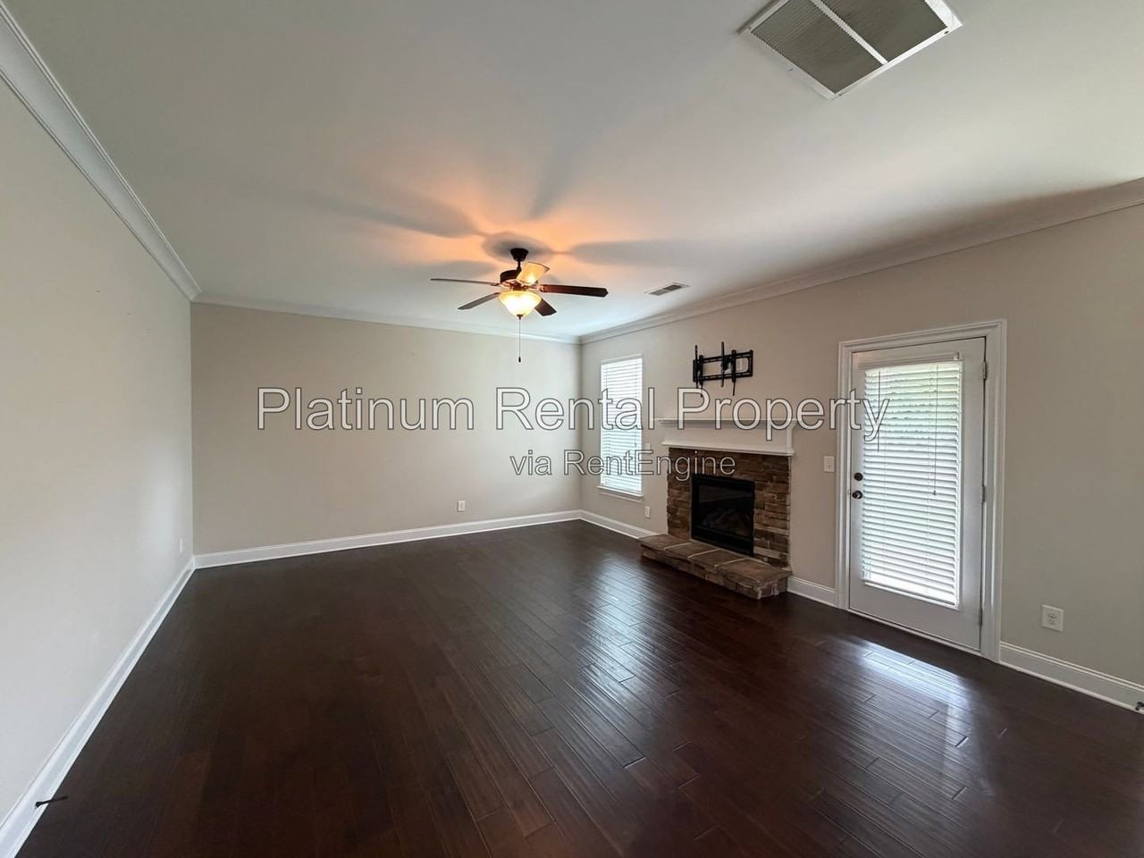 5075 Rialto Way - Photo 7 of 42