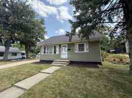 featured image of 1240 Emerald Ave Ne