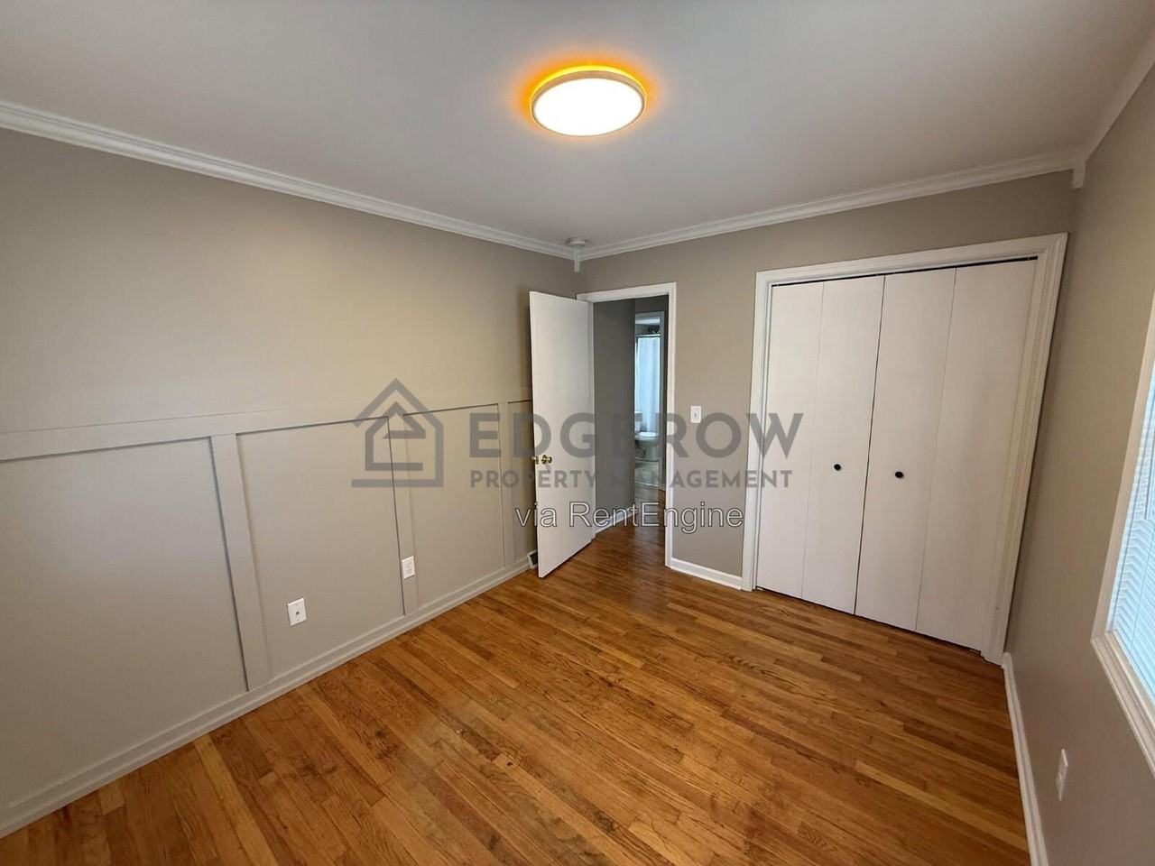 1240 Emerald Ave Ne - Photo 7 of 19