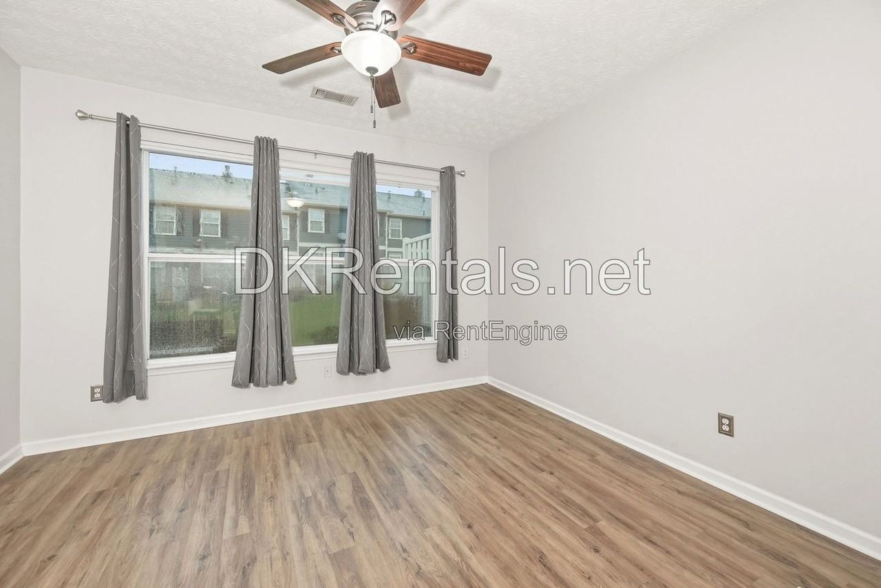 6311 Shoreview Cir - Photo 3 of 20