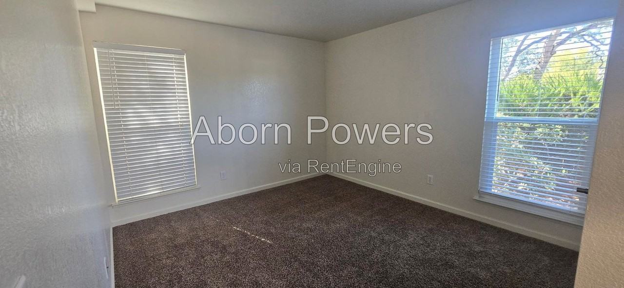 2537 Greenwood Ln #D5 - Photo 2 of 12