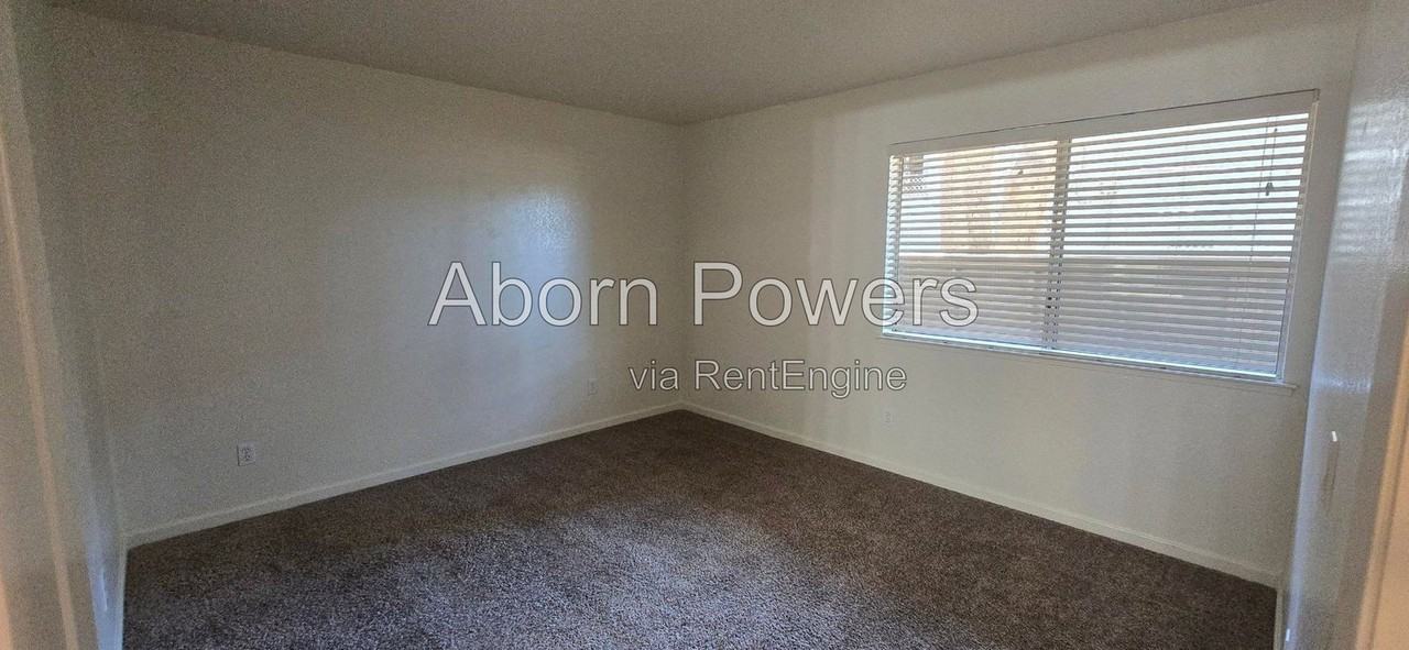 2537 Greenwood Ln #D5 - Photo 5 of 12