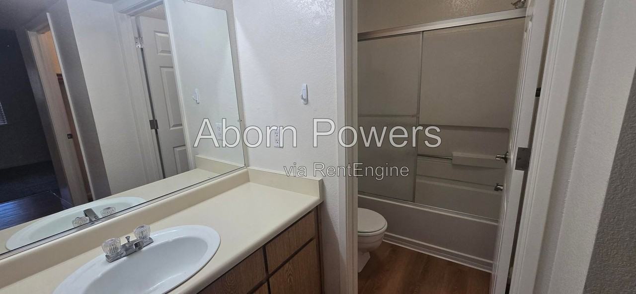 2537 Greenwood Ln #D5 - Photo 7 of 12