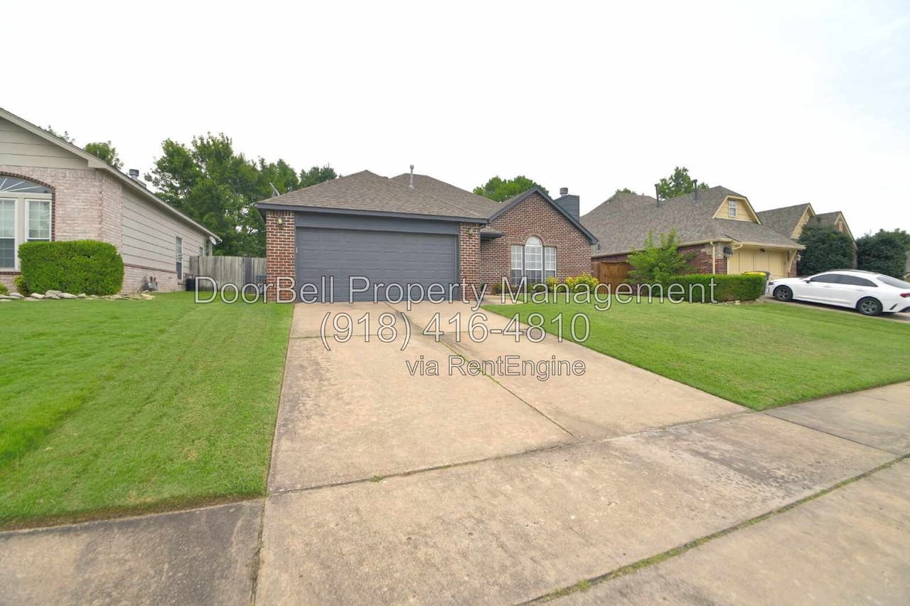 11621 S Mulberry Ln - Photo 2 of 26