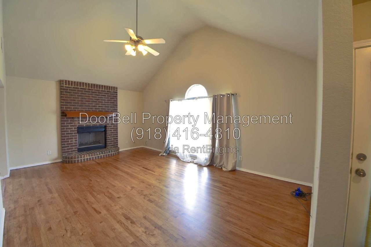 11621 S Mulberry Ln - Photo 5 of 26