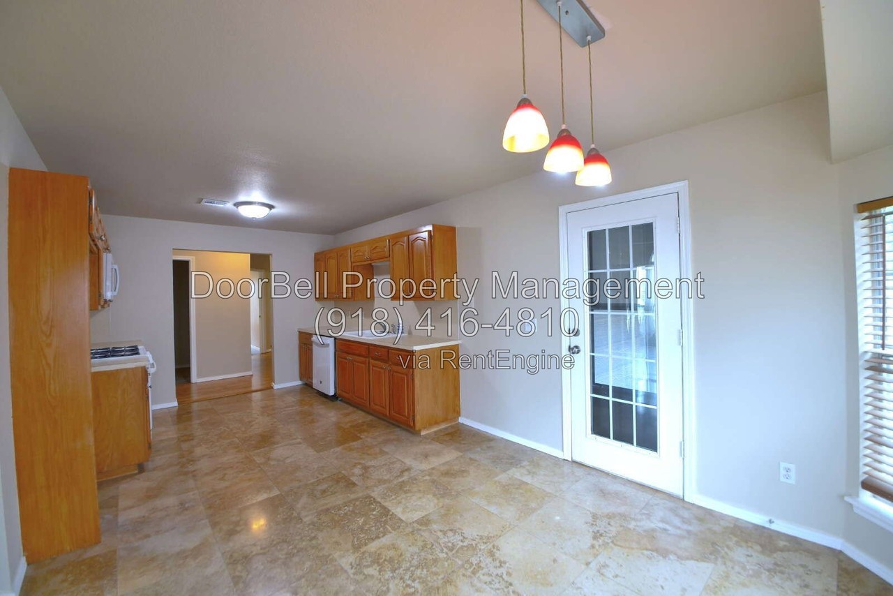 11621 S Mulberry Ln - Photo 7 of 26