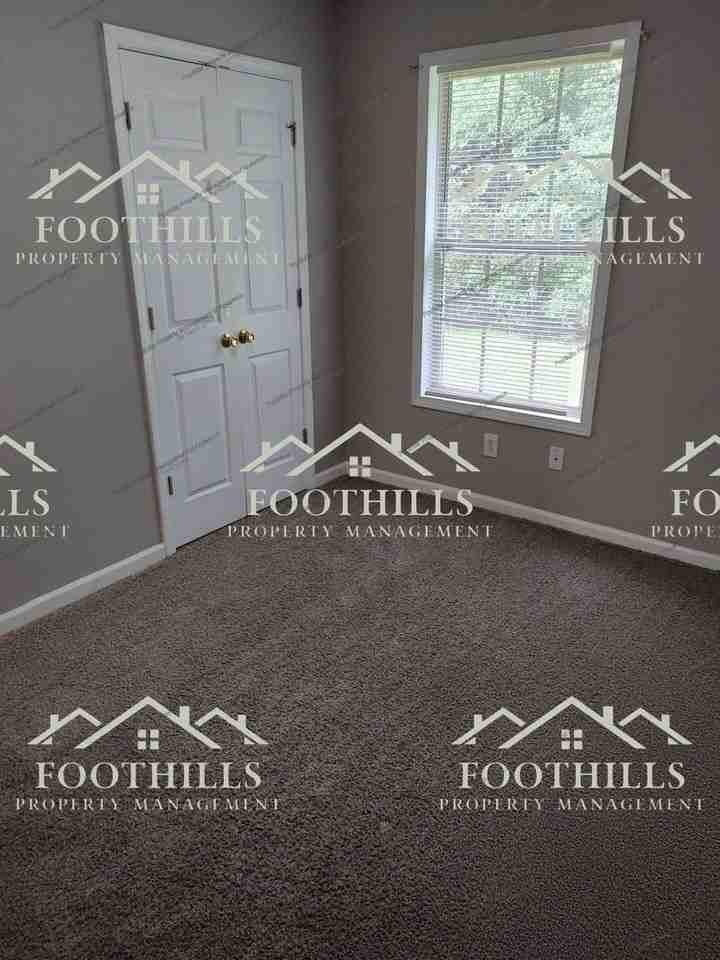 109 Premiere Ct - Photo 3 of 14
