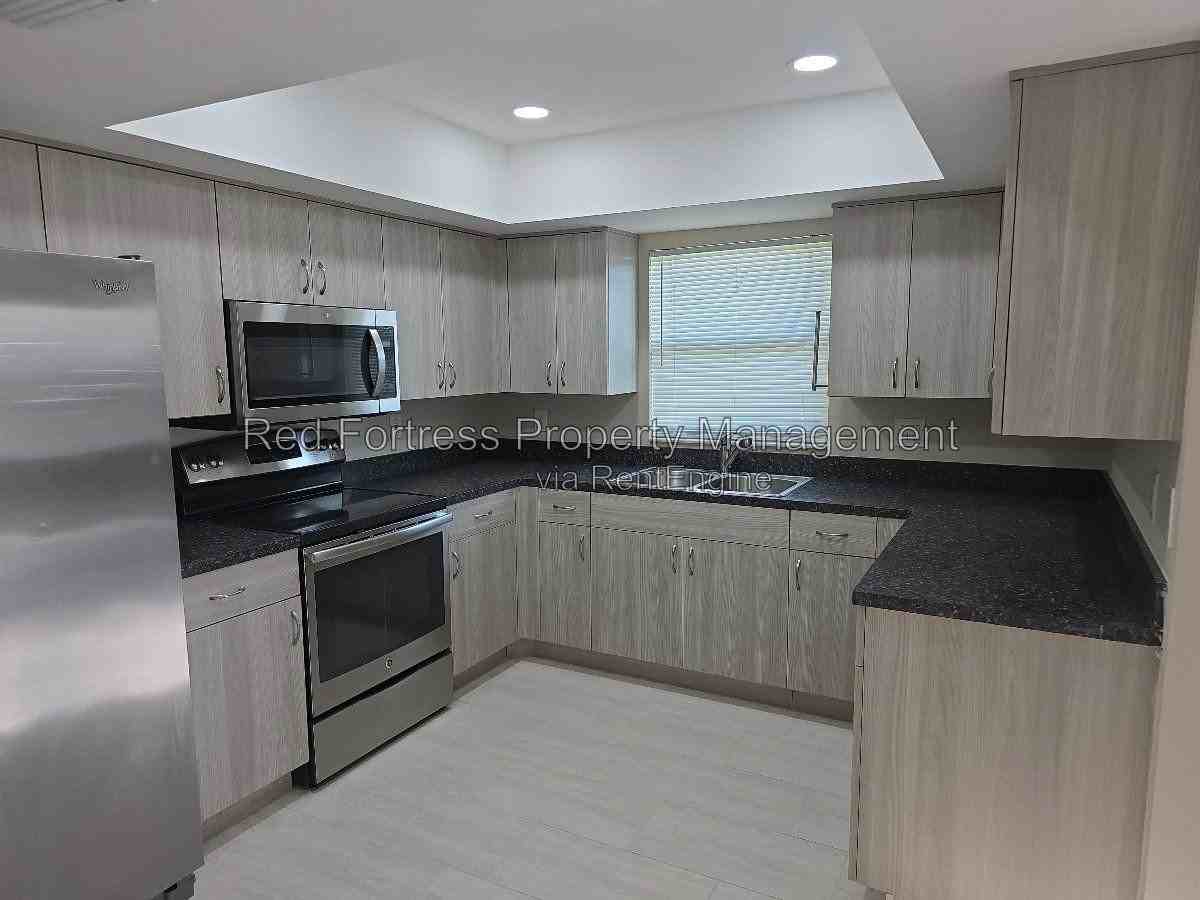 3608 Sw 7th Pl - Photo 5 of 11