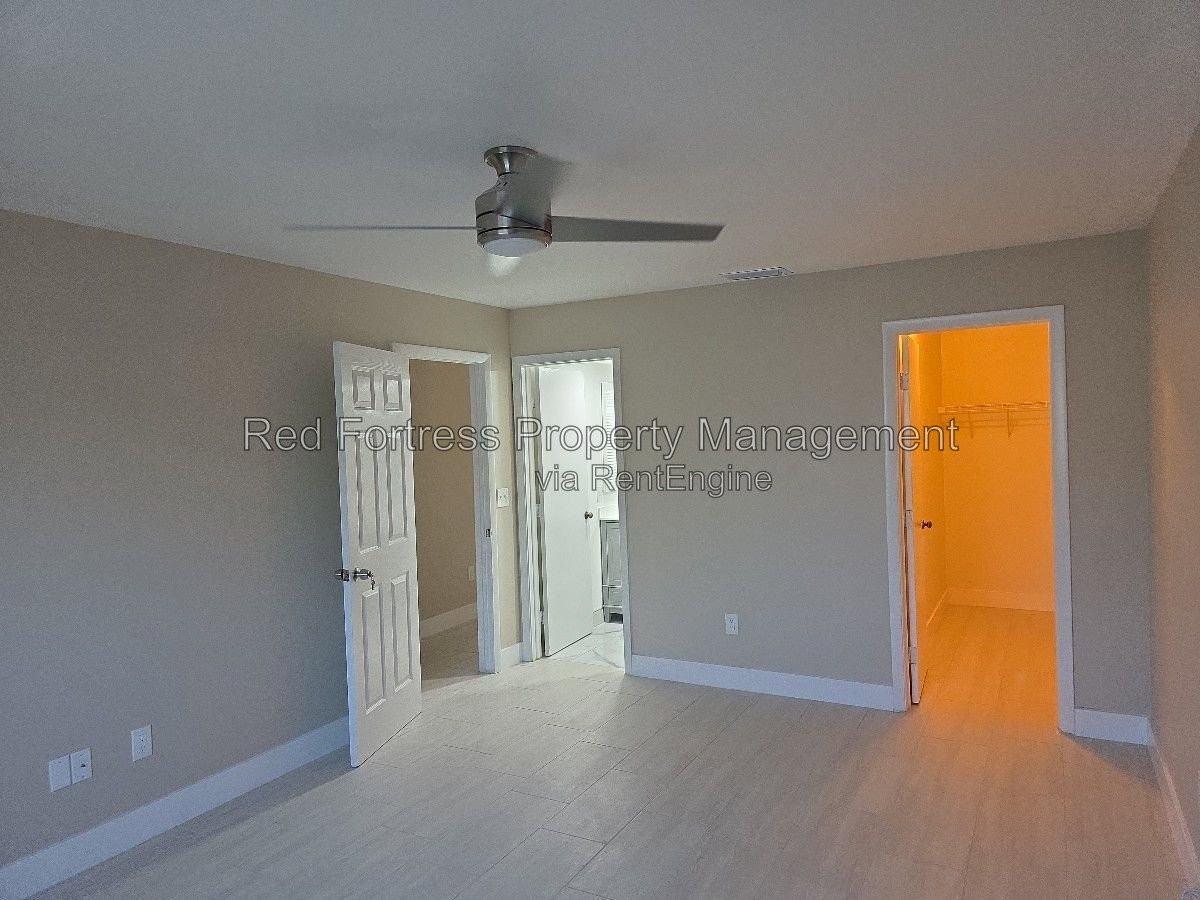 3608 Sw 7th Pl - Photo 7 of 11