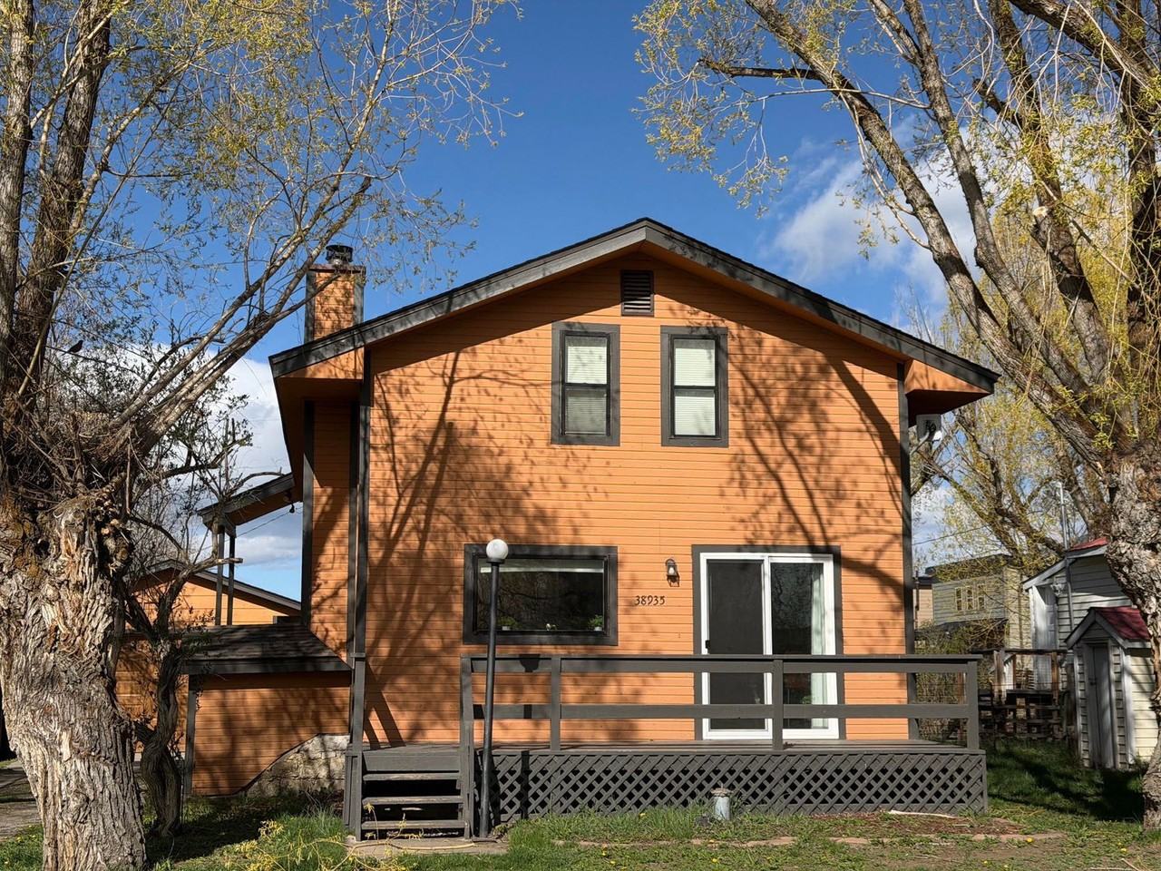 38935 Pine St - Photo 2 of 14