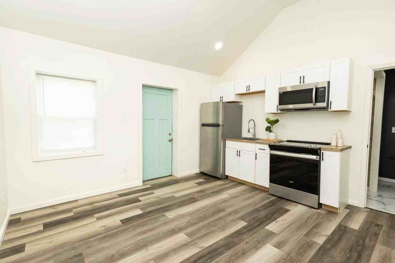 5640 Highway 41 #2