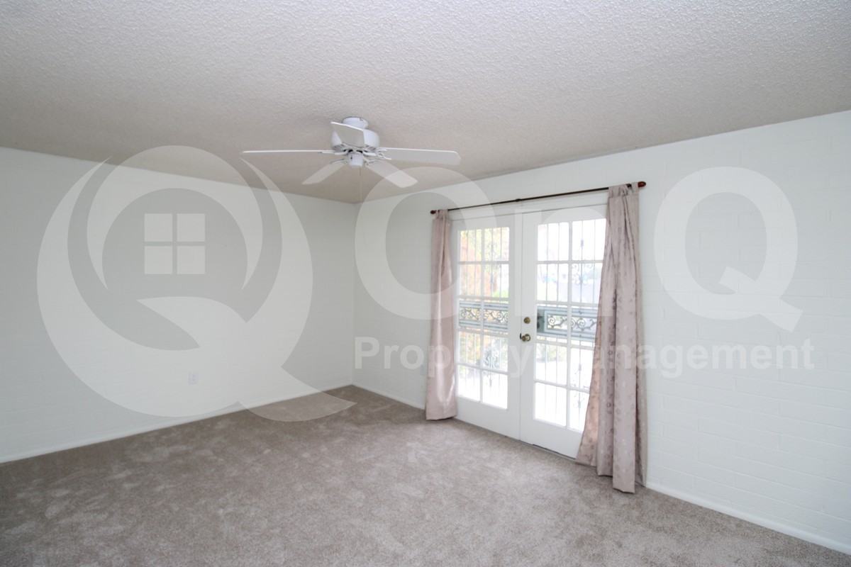 10438 W Rodgers Cir - Photo 5 of 26