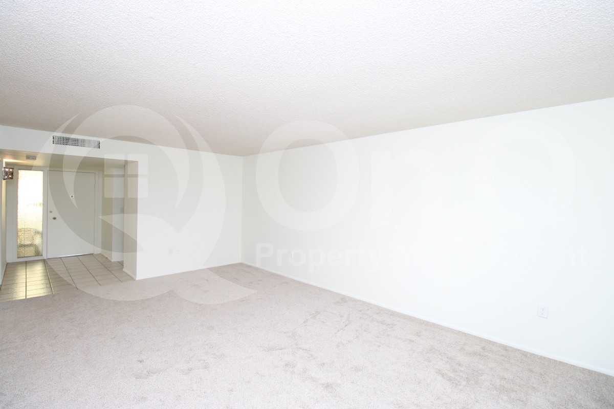10438 W Rodgers Cir - Photo 6 of 26