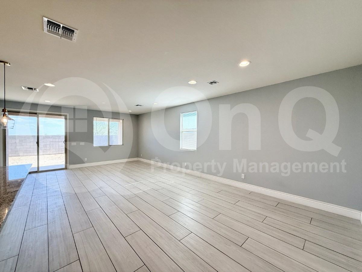 18797 W Becker Ct - Photo 7 of 26