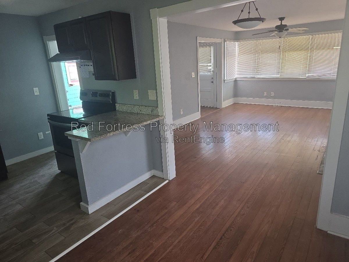 1609 Poinsettia Ave - Photo 5 of 12