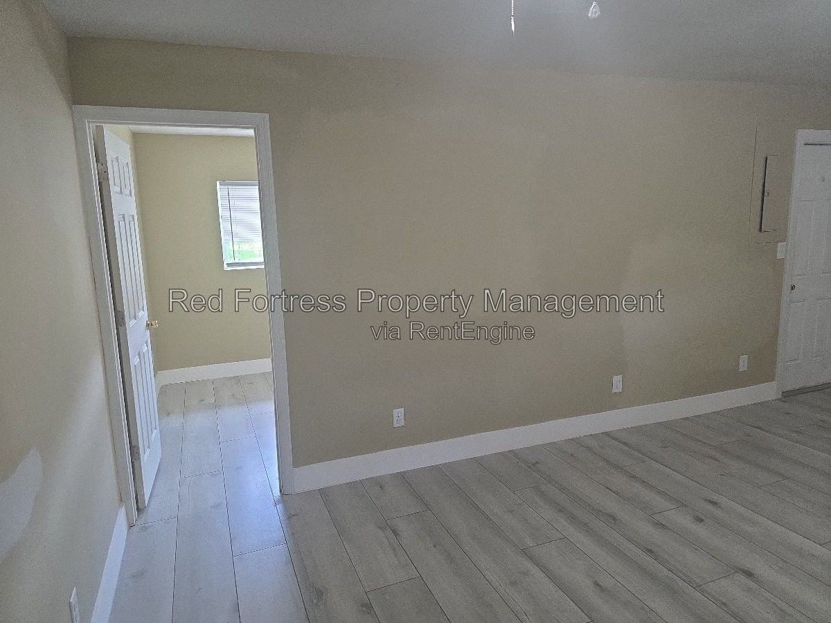5504 3rd Ave #B - Photo 4 of 6
