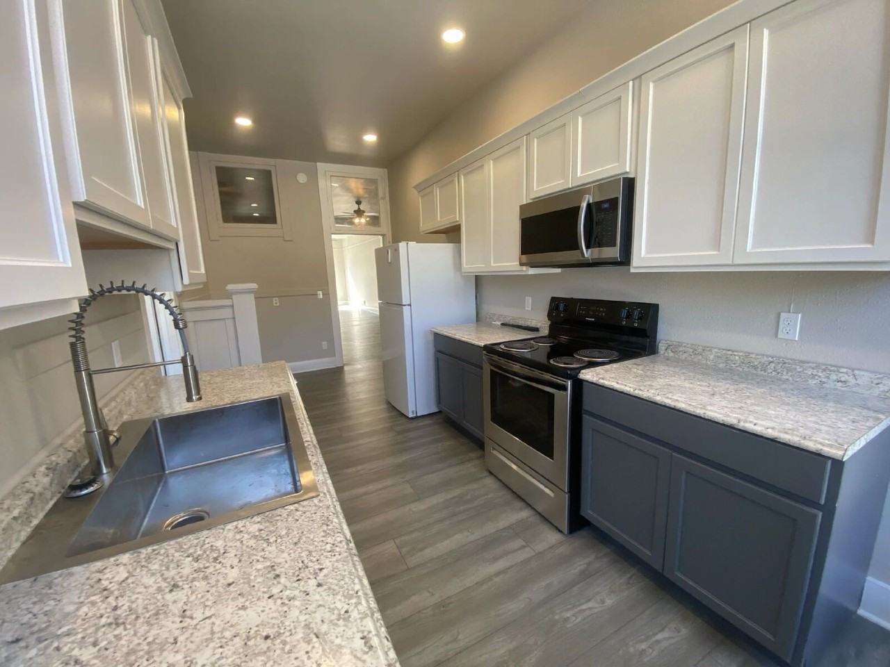 624 Se Main St - Photo 6 of 27