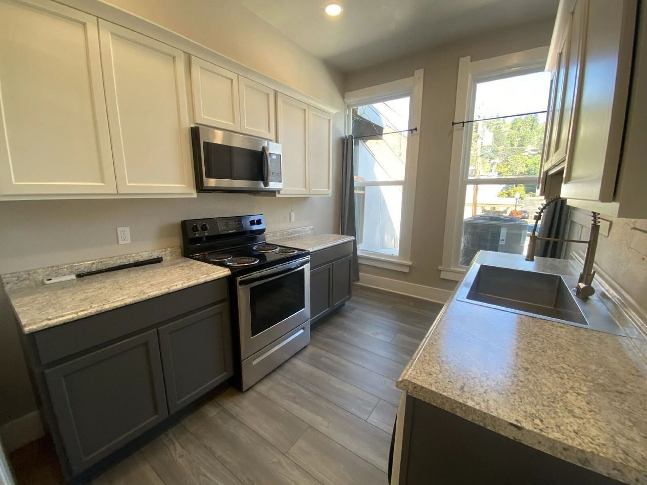 624 Se Main St - Photo 7 of 27