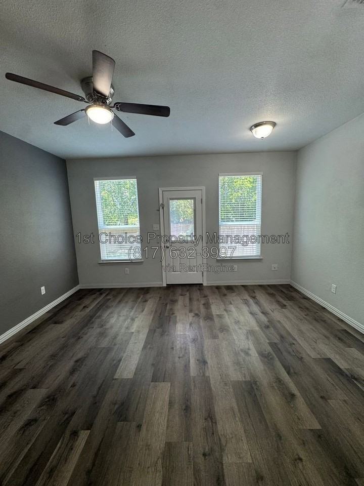 2024 Brookes St #2026 - Photo 4 of 15