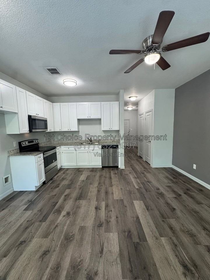 2024 Brookes St #2026 - Photo 5 of 15