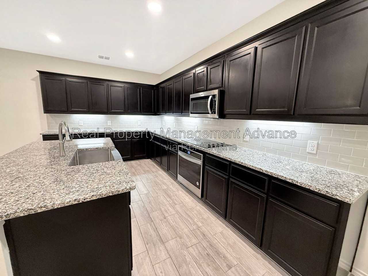 8977 Eaton St - Photo 6 of 16