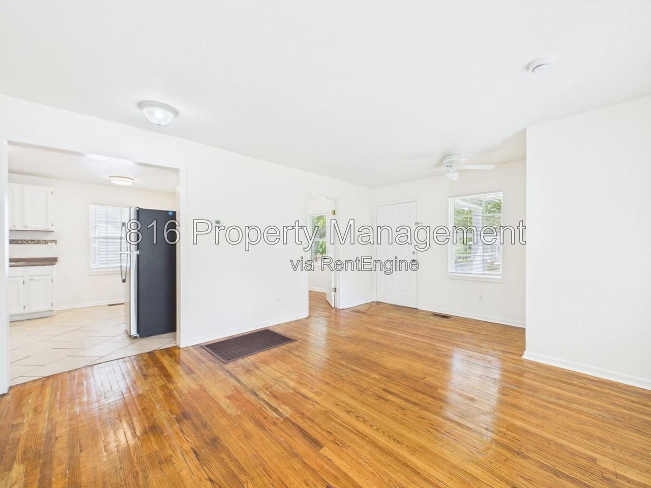 7924 Agnes Ave - Photo 3 of 18