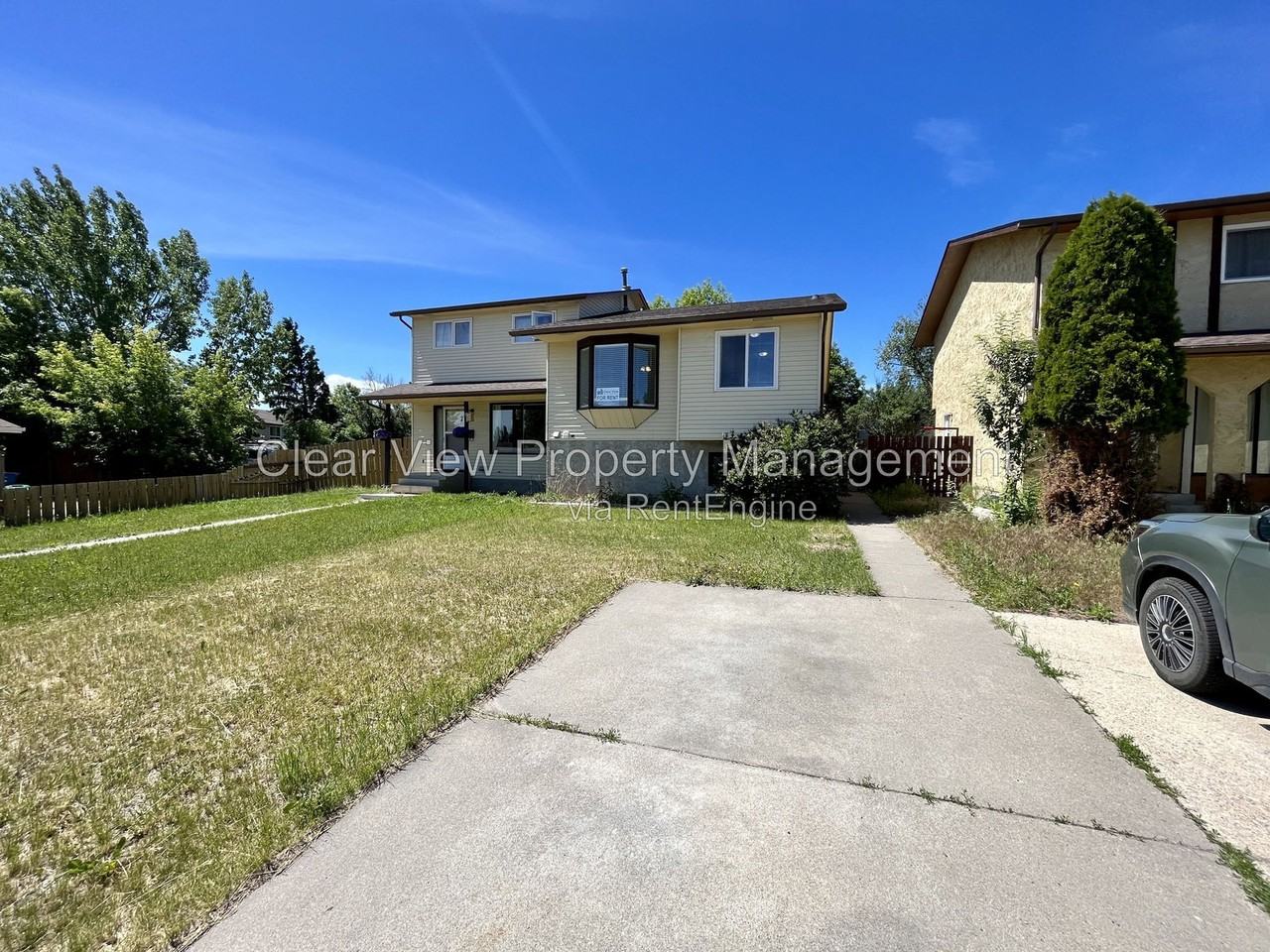 14 Princeton Cres W - Photo 2 of 32