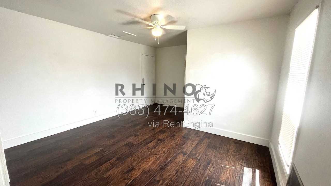 2440 B Ave #4 - Photo 2 of 8