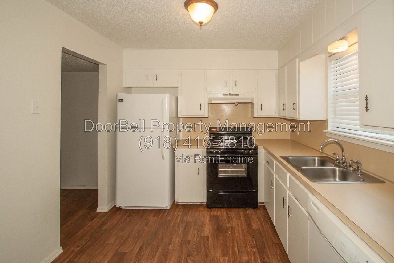 14403 S 302nd East Ave #B - Photo 5 of 24