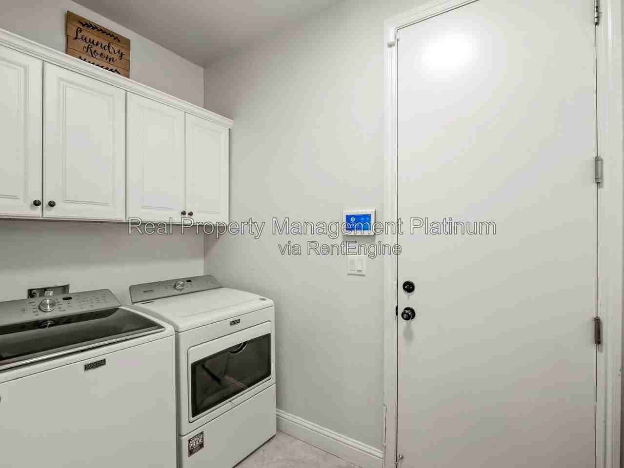 1970 N Langley Ave - Photo 6 of 27