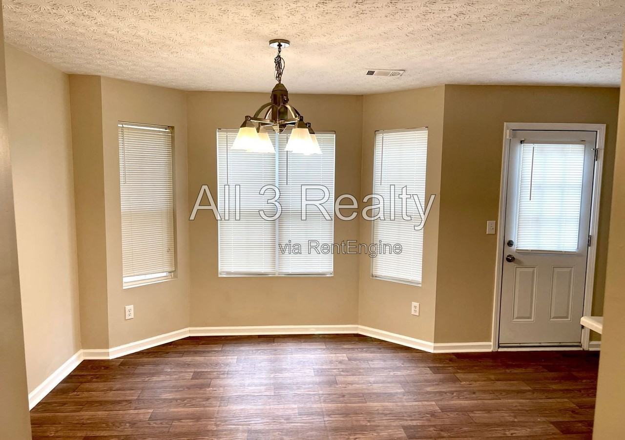 3022 Waldrop Cir - Photo 4 of 19