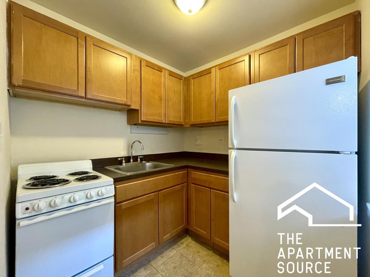 6006 N Kenmore Ave #205 - Photo 3 of 7