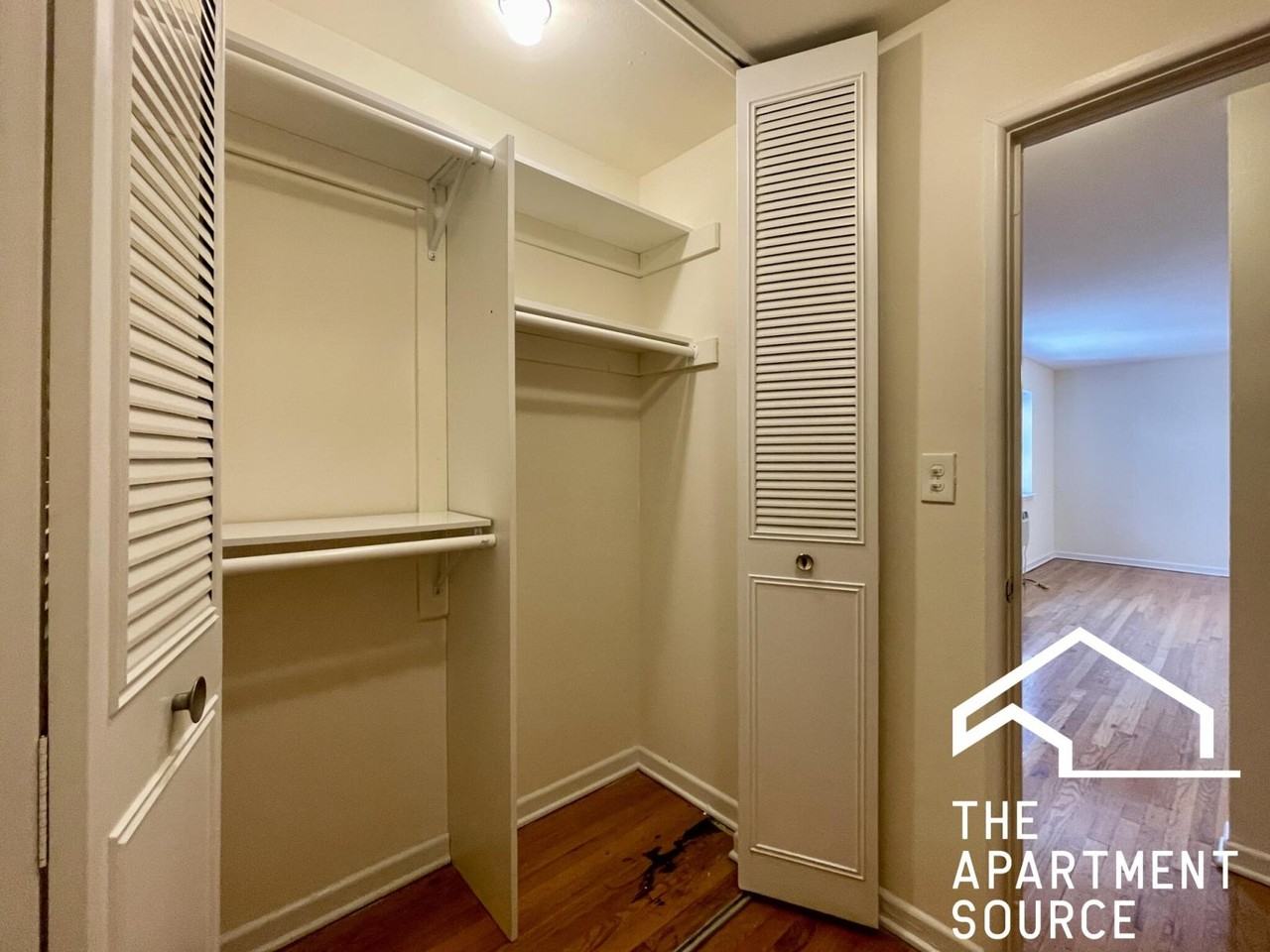 6006 N Kenmore Ave #205 - Photo 4 of 7