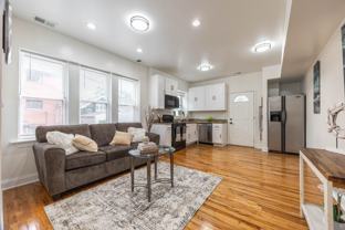 3849 W Ainslie St #1 - Photo 1 of 1