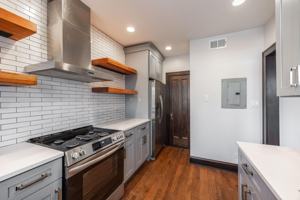 featured image of 2624 W Devon Ave #301