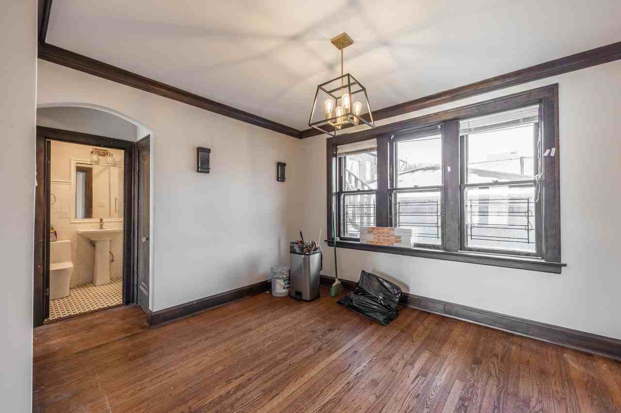 2624 W Devon Ave #301 - Photo 5 of 13
