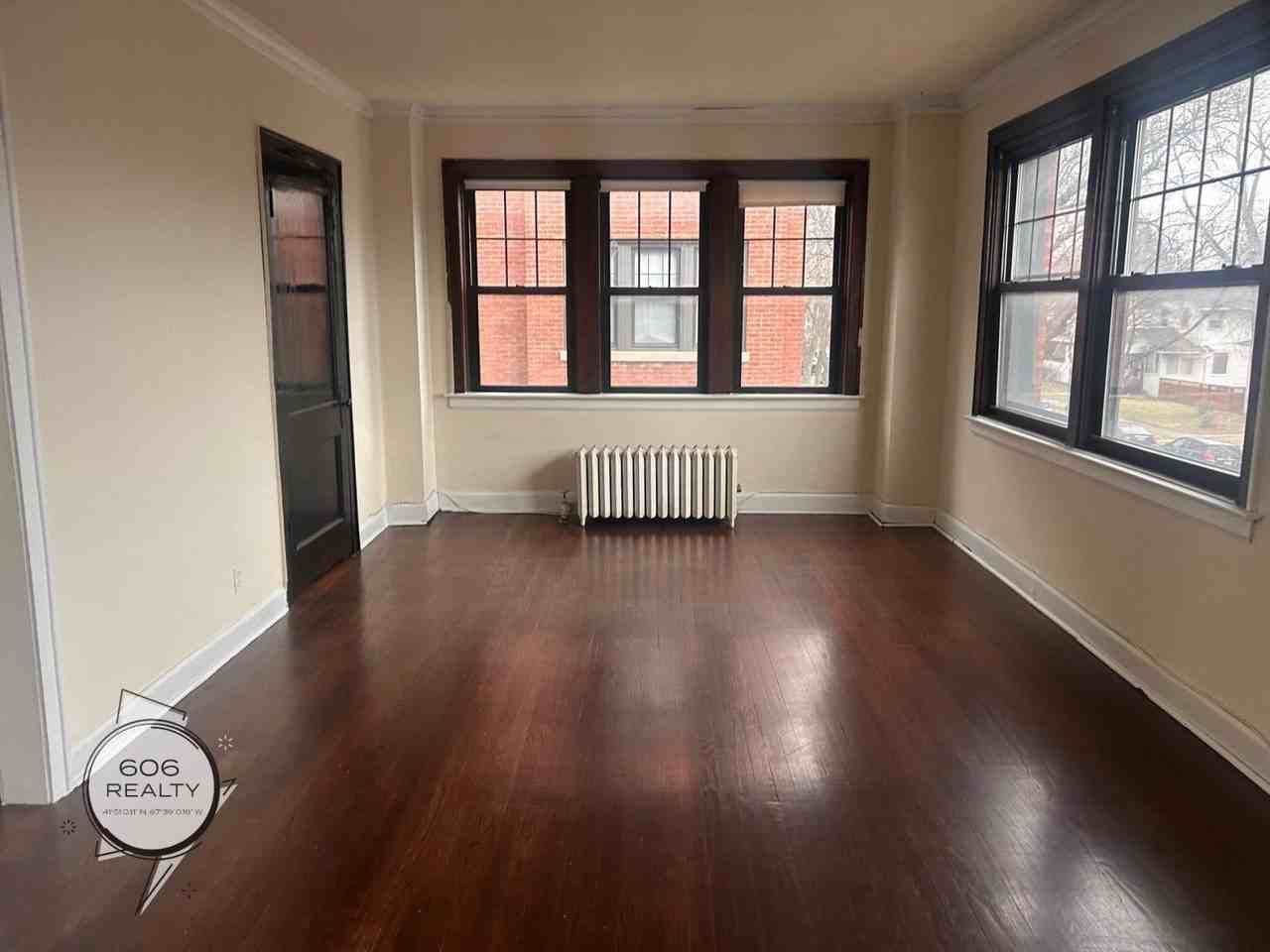 3254 Maple Ave #3C - Photo 4 of 11