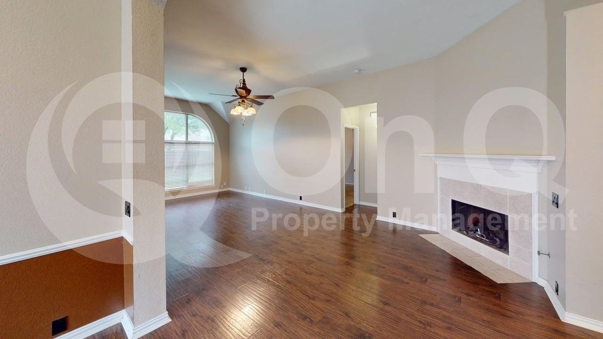 5901 Berkshire Rd - Photo 6 of 24